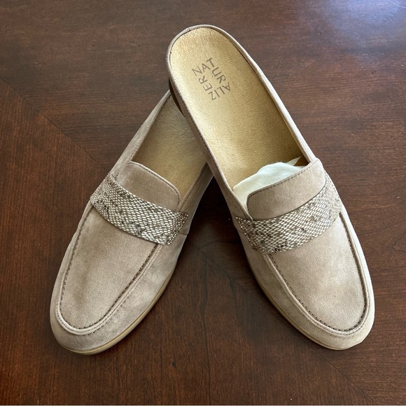 NEW Naturalizer |  Women’s Maddie Mules - Picture 3 of 9